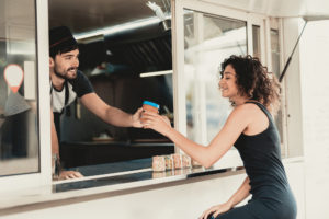 Food Trucks vs. Food Trailers: Which Should You Choose?